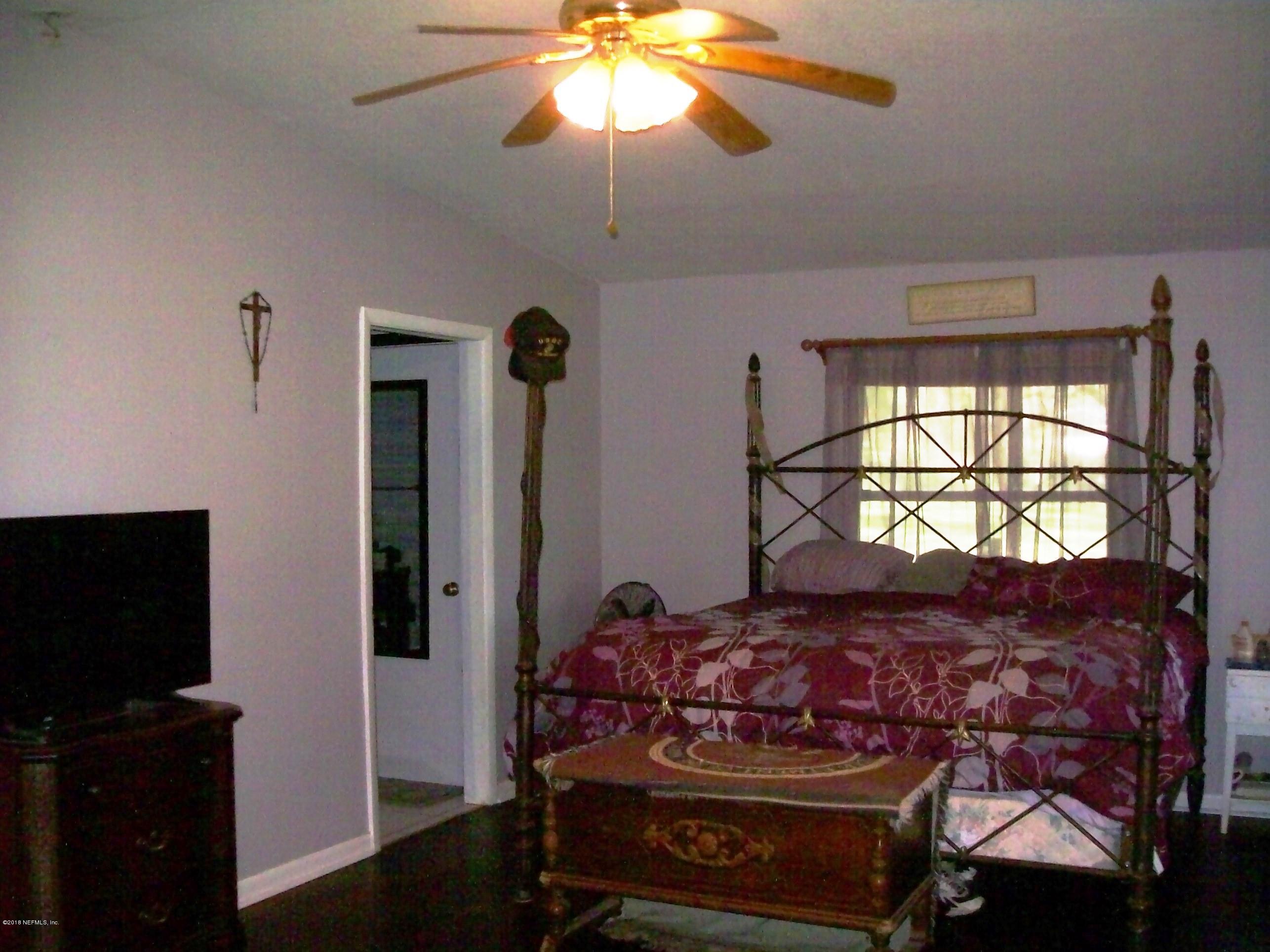 5480 Christian Camp Road Keystone Heights, FL 32656 - Photo 18 of 43 16) Large Master