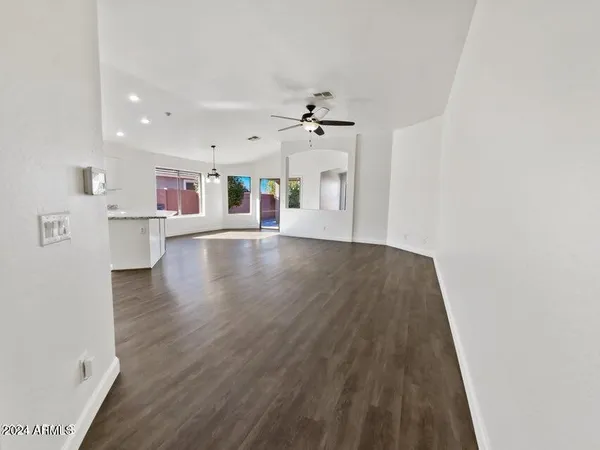 $2,195 | 866 South Cerise, Mesa, AZ 85208