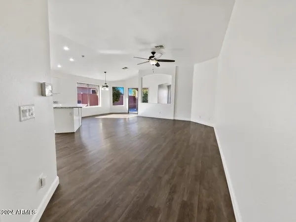 $2,295 | 866 South Cerise, Mesa, AZ 85208