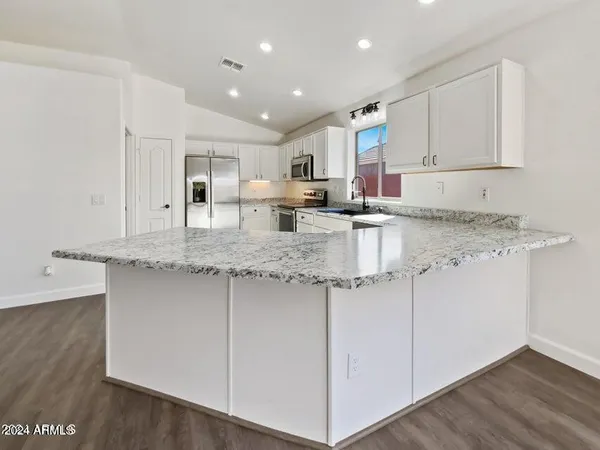 $2,295 | 866 South Cerise, Mesa, AZ 85208