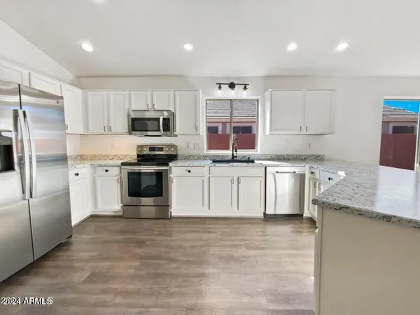 $2,195 | 866 South Cerise, Mesa, AZ 85208