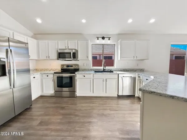 $2,295 | 866 South Cerise, Mesa, AZ 85208