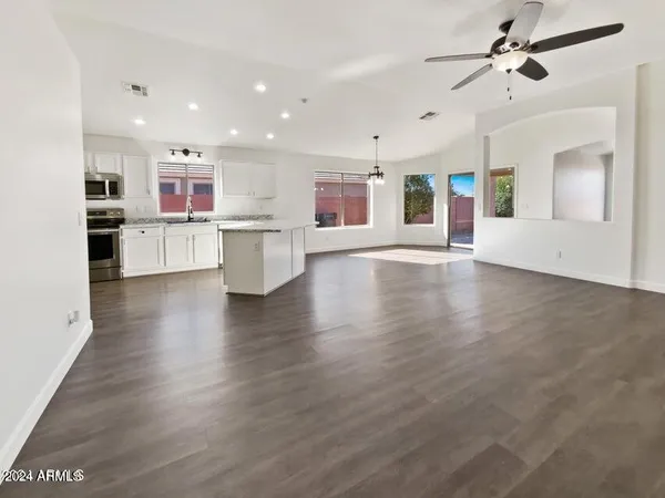 $2,295 | 866 South Cerise, Mesa, AZ 85208