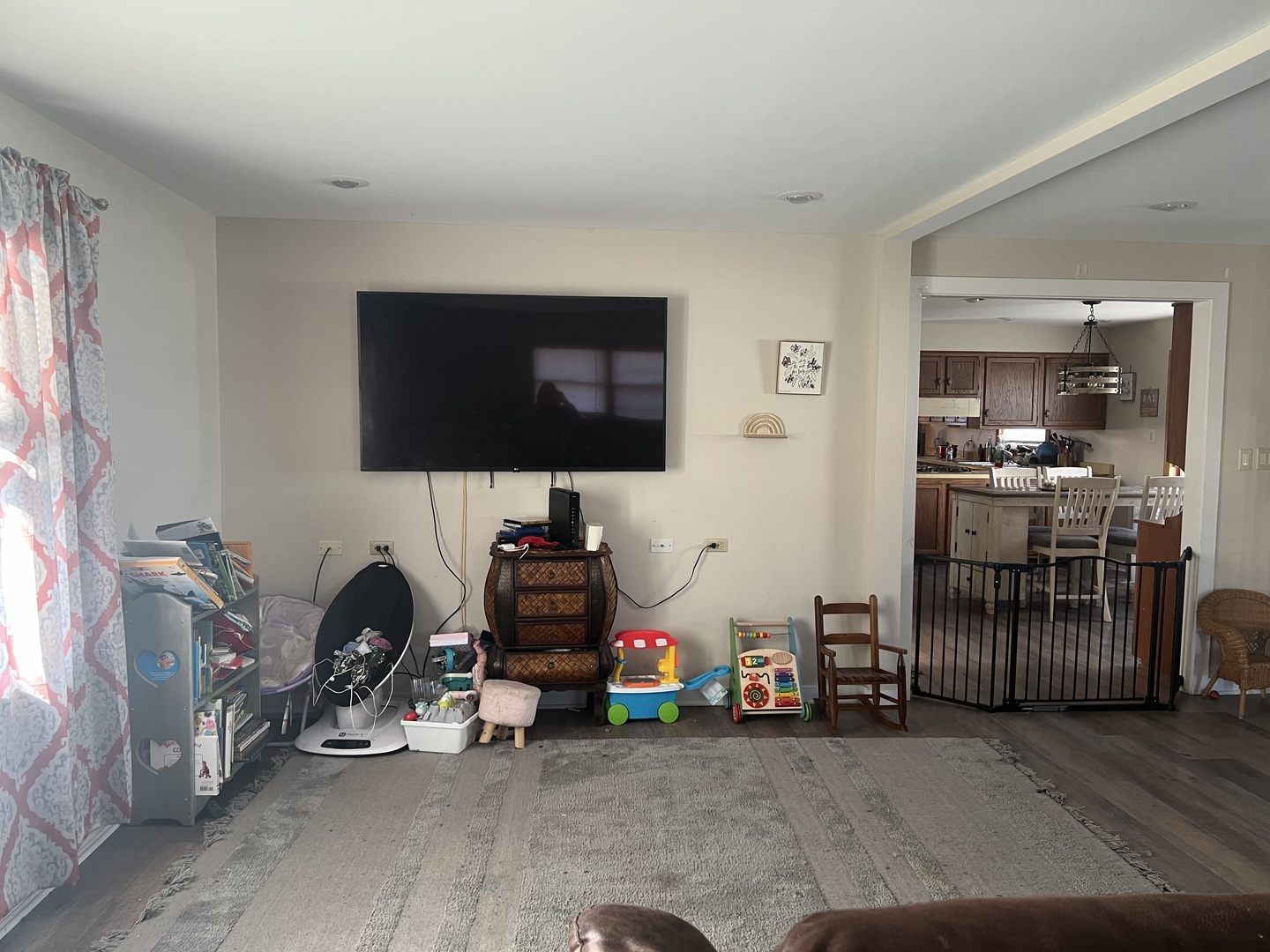 122 South Washington Street Rochelle, IL 61068 - Photo 4 of 15 a view of a room with gym equipment