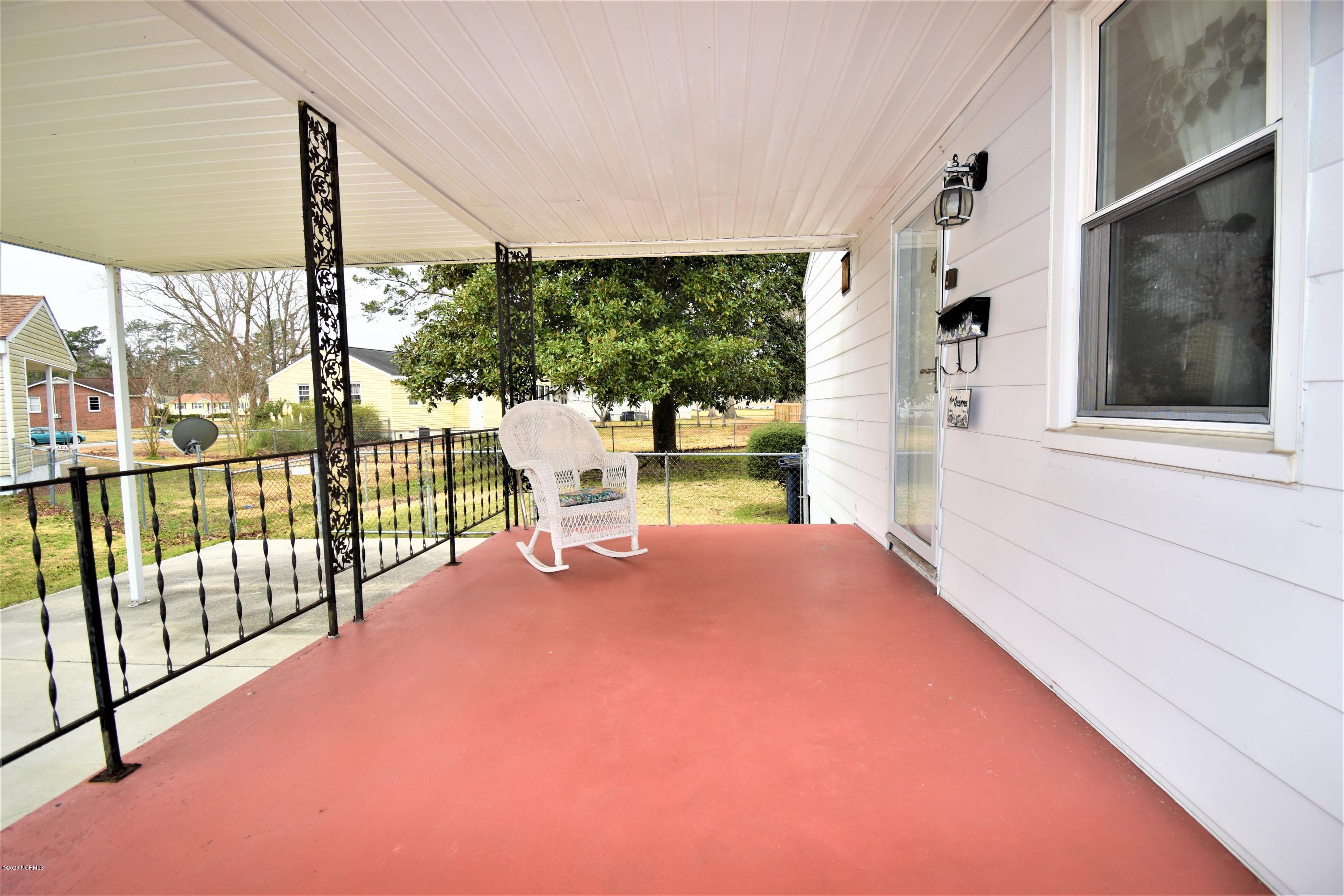 403 Cheyenne Road Jacksonville, NC 28540 - Photo 4 of 24 DSC_0100
