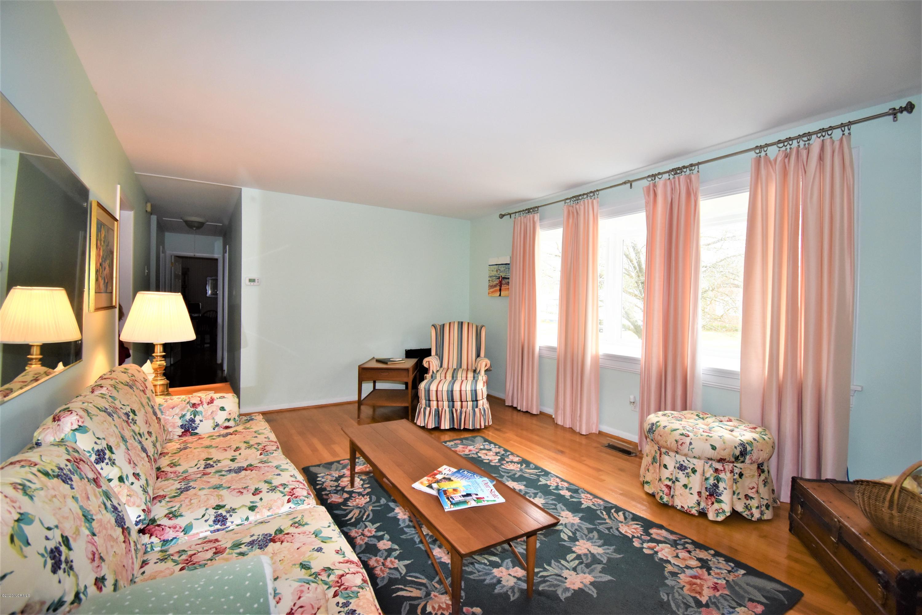 403 Cheyenne Road Jacksonville, NC 28540 - Photo 5 of 24 DSC_0145