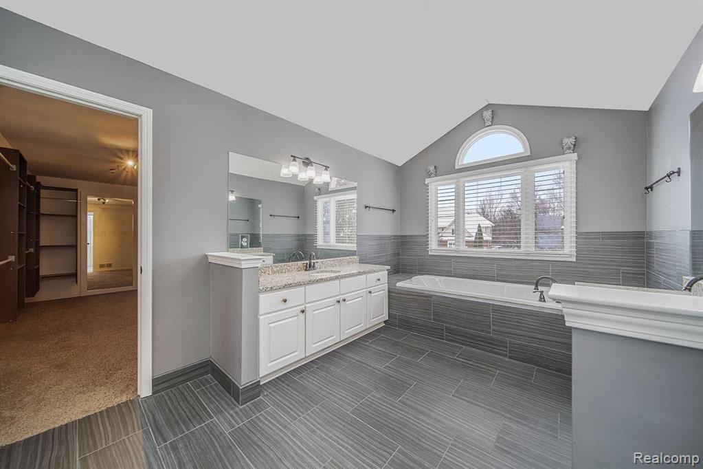 6627 Ridgewood Court Clarkston, MI 48348 - Photo 16 of 38