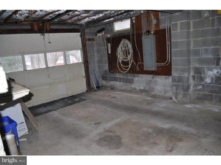 576 Jefferson Road Mullica Hill, NJ 08062 - Photo 20 of 21 Garage