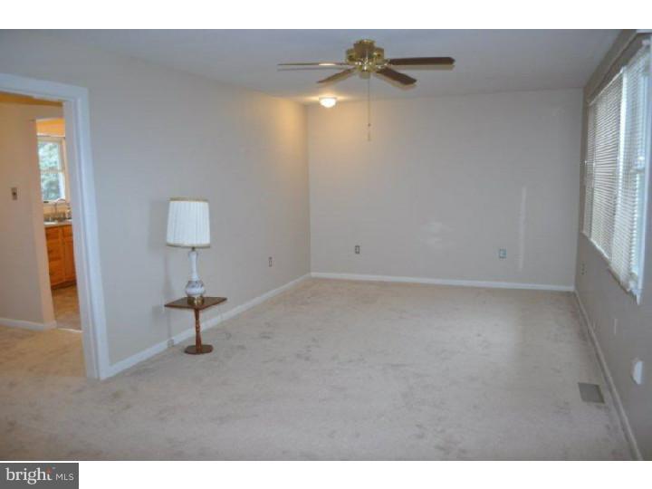 576 Jefferson Road Mullica Hill, NJ 08062 - Photo 3 of 21 Living Room