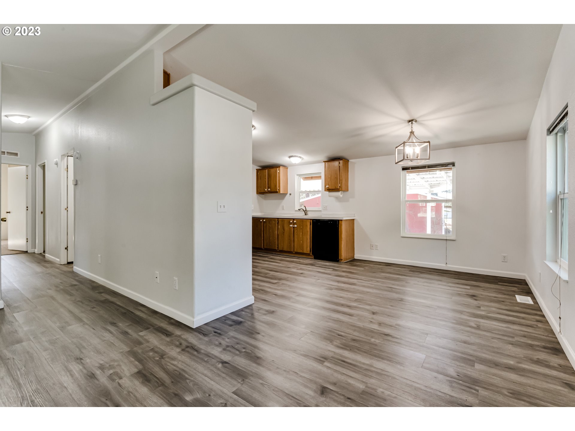 88716 Knight Road Veneta, OR 97487 - Photo 11 of 31 Dining Area