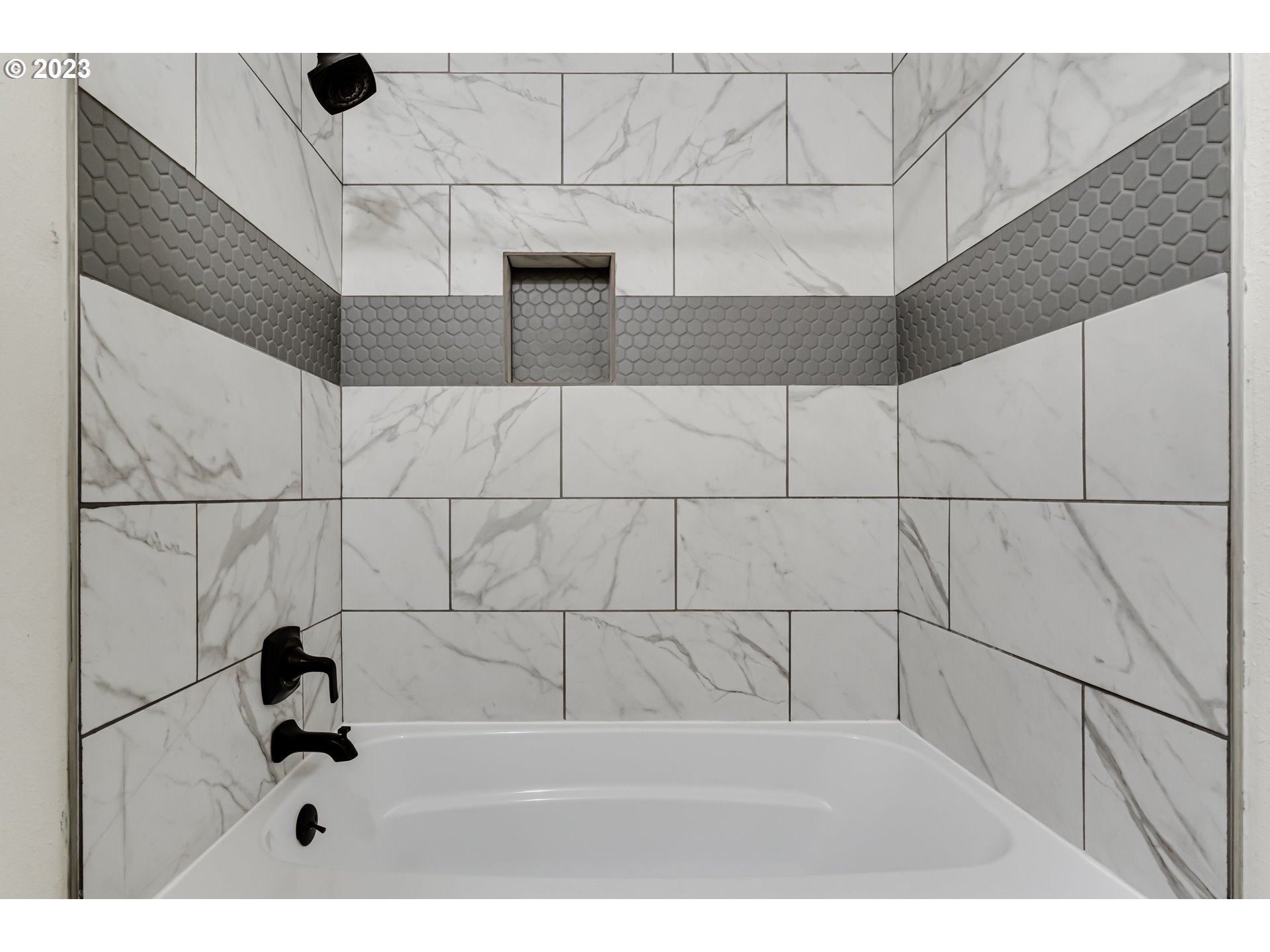 88716 Knight Road Veneta, OR 97487 - Photo 14 of 31 Bathroom