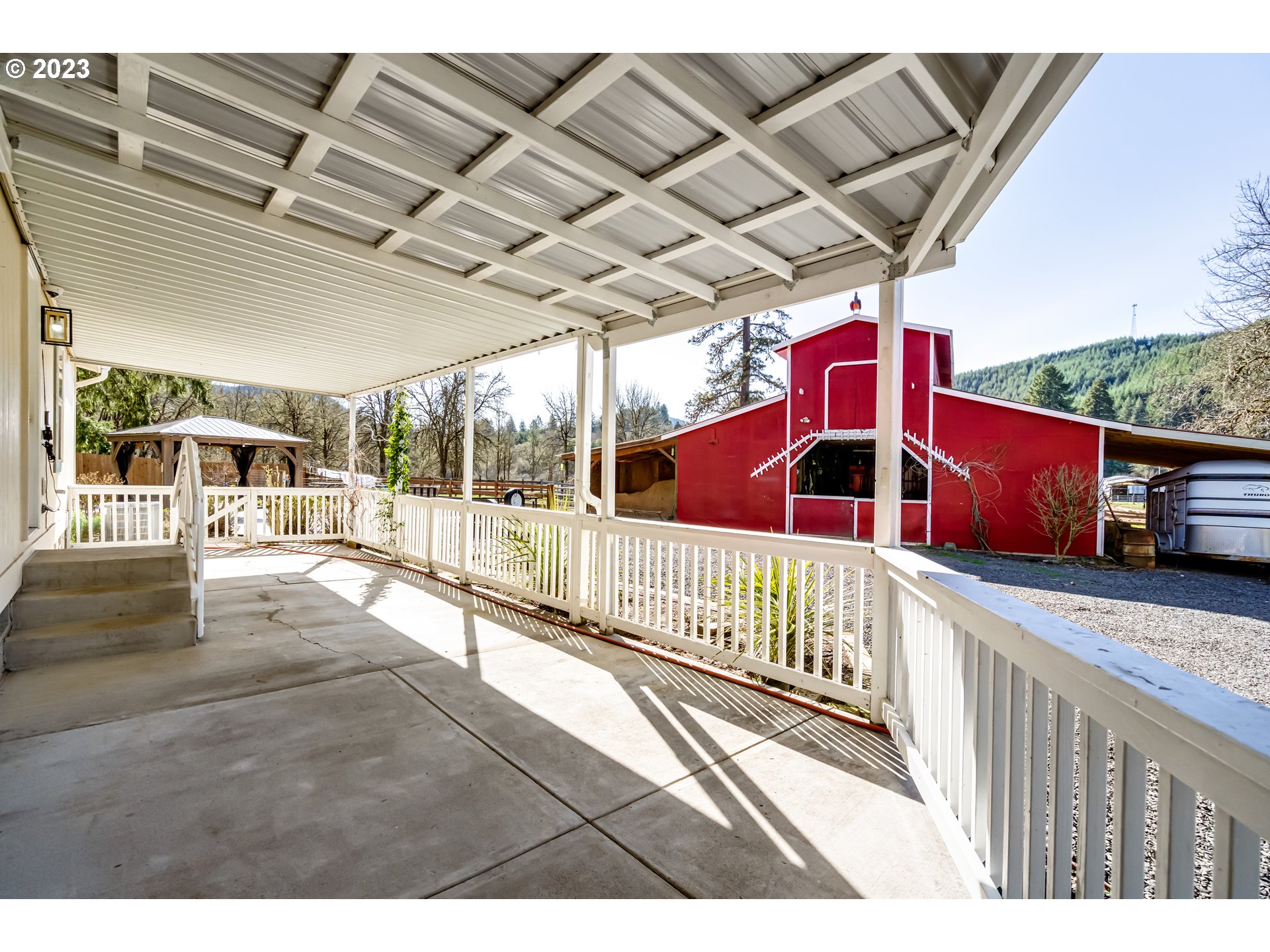 88716 Knight Road Veneta, OR 97487 - Photo 23 of 31 Covered Patio