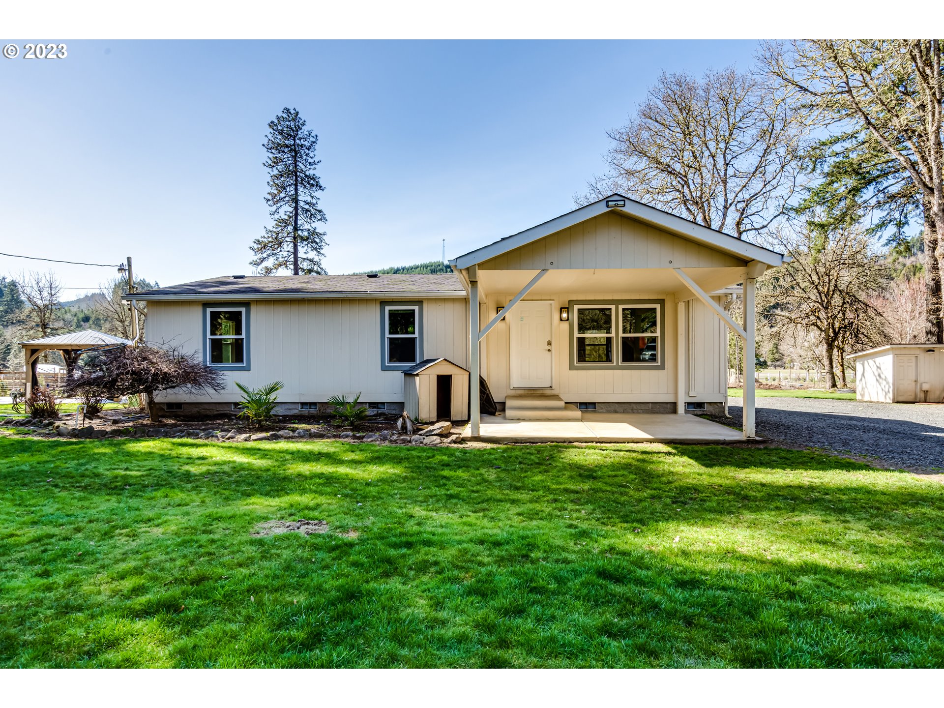 88716 Knight Road Veneta, OR 97487 - Photo 6 of 31 Front Yard