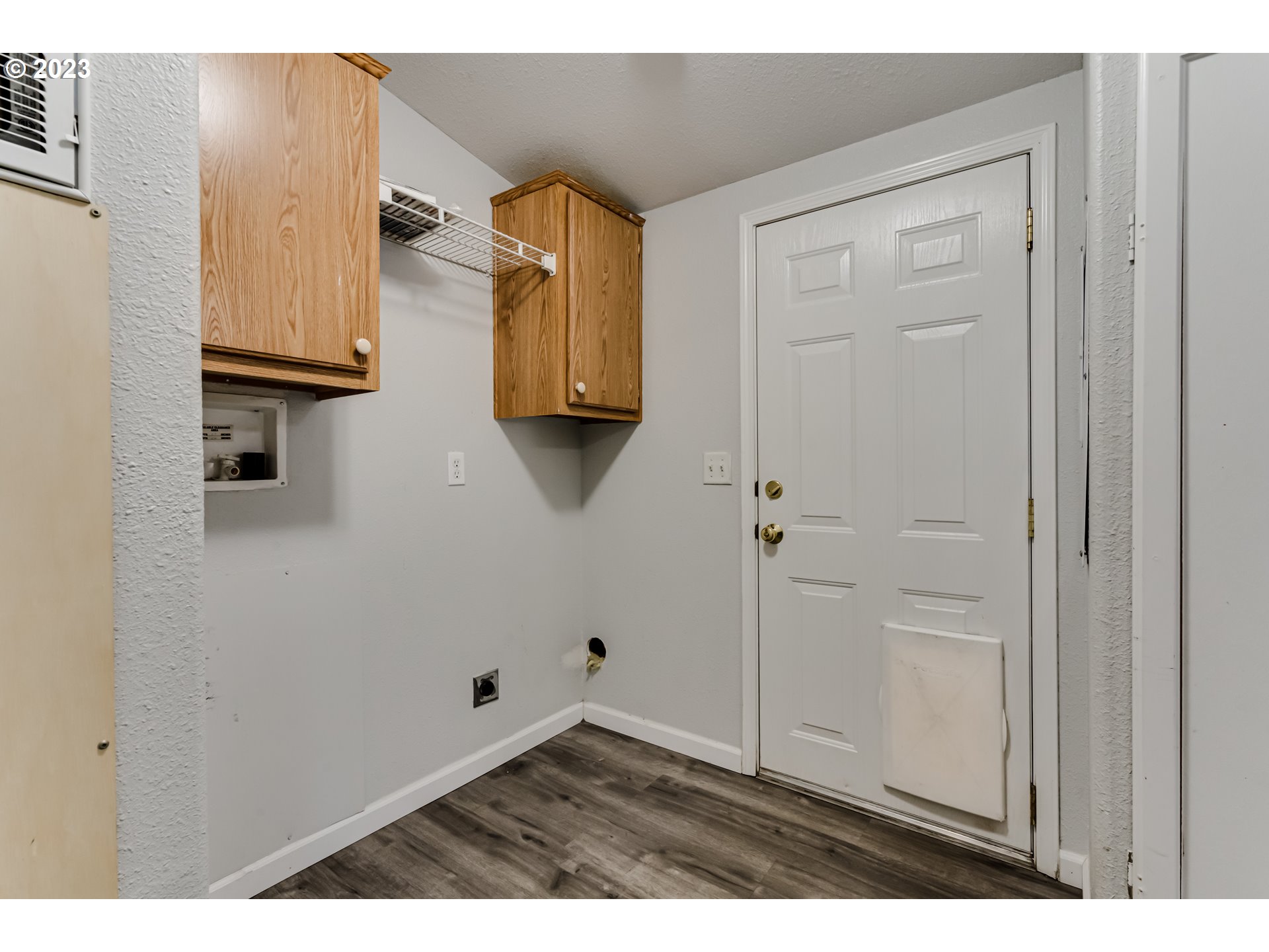 88716 Knight Road Veneta, OR 97487 - Photo 9 of 31 Laundry