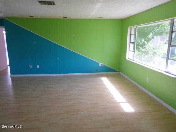 823 Heron Road Cocoa, FL 32926 - Photo 3 of 14 Living Room