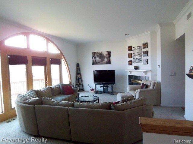 2219 Crystal Drive Rochester, MI 48309 - Photo 5 of 11 Great Room