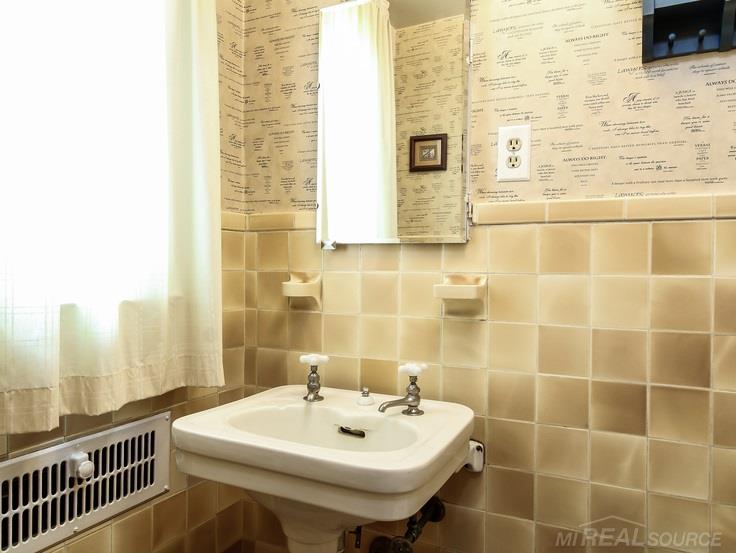 1216 Devonshire Road Grosse Pointe, MI 48230 - Photo 22 of 61 31321543-21.JPG