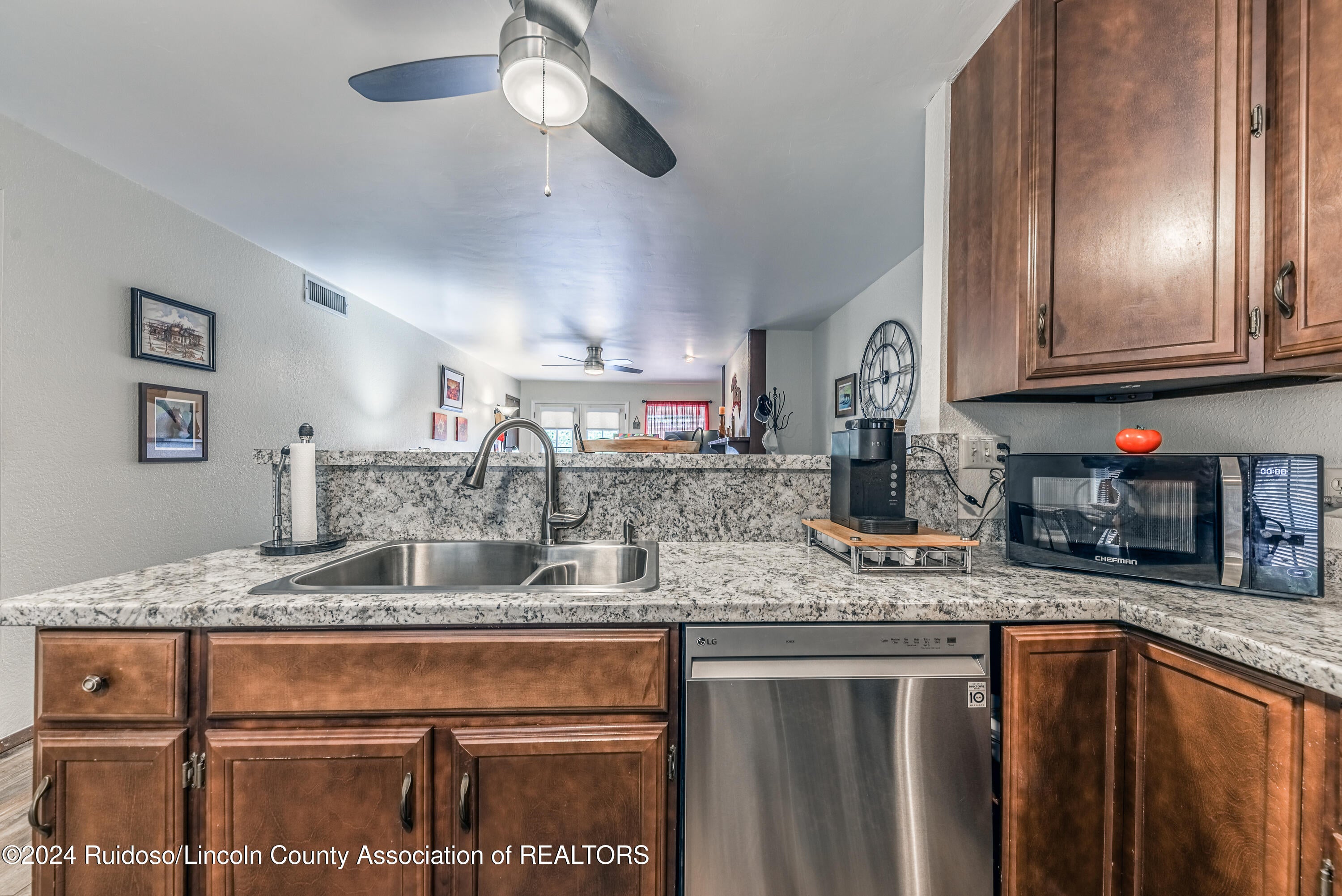 120 Lower Terrace Drive, Unit 15 Ruidoso, NM 88345 - Photo 20 of 42 120 Lower Terrace New-20