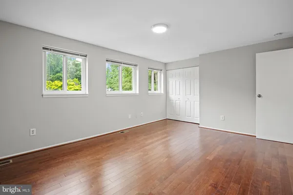 $3,150 | 5863 Jackson Oak Court, Burke, VA 22015