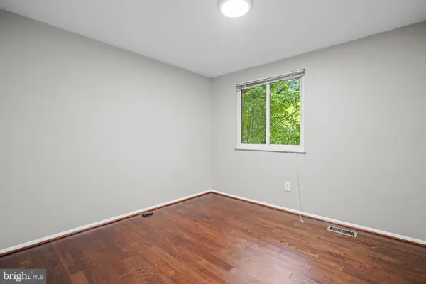 $3,150 | 5863 Jackson Oak Court, Burke, VA 22015