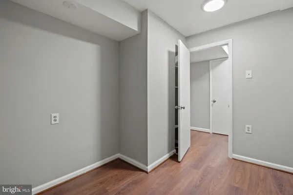 $3,150 | 5863 Jackson Oak Court, Burke, VA 22015