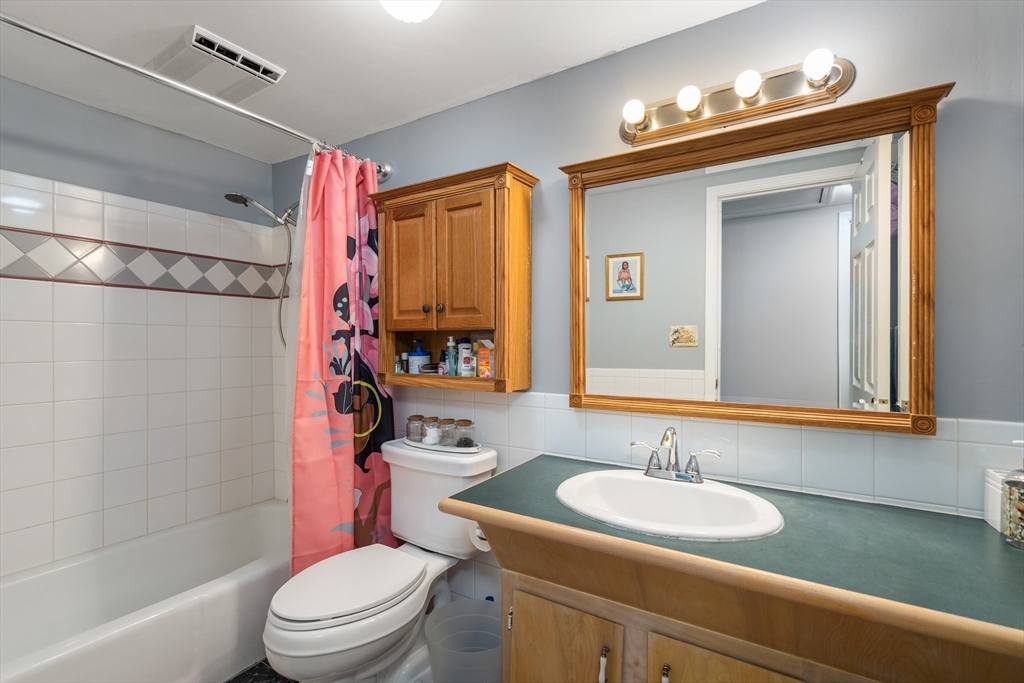 33 Russell Road Hanover, MA 02339 - Photo 11 of 27