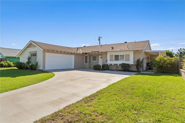 $1,260,000 | 11271 Cherry Street, Los Alamitos, CA 90720