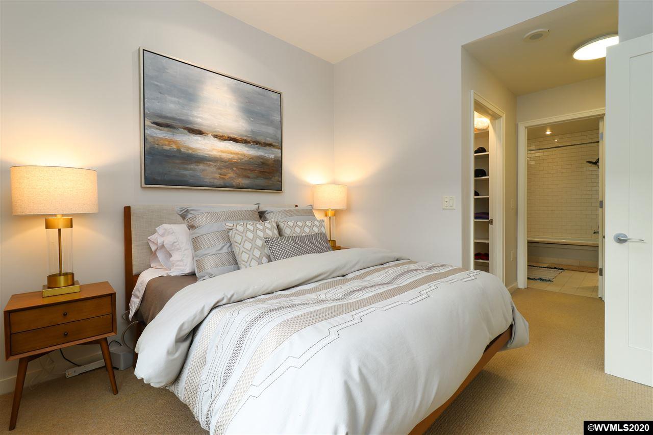 1025 Northwest Couch Street Portland, OR 97209 - Photo 16 of 22