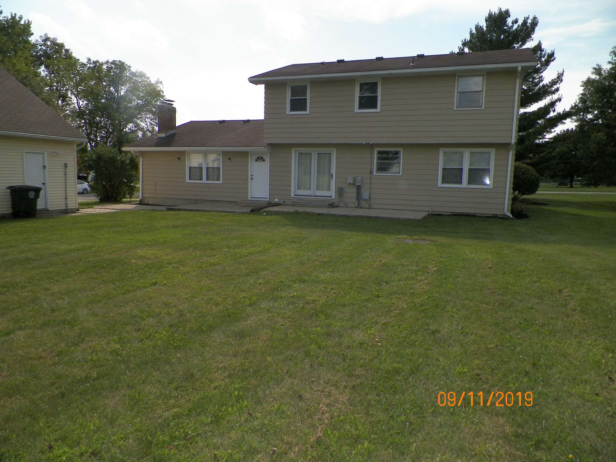 9218 Auburn Road Fort Wayne, IN 46825 - Photo 4 of 27