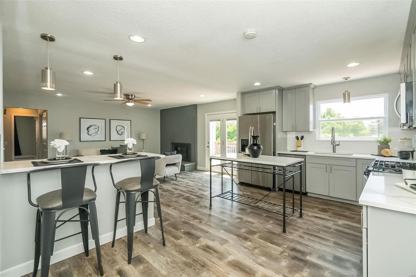 890 Rustic Manor Circle Ballwin, MO 63011 - Photo 6 of 28