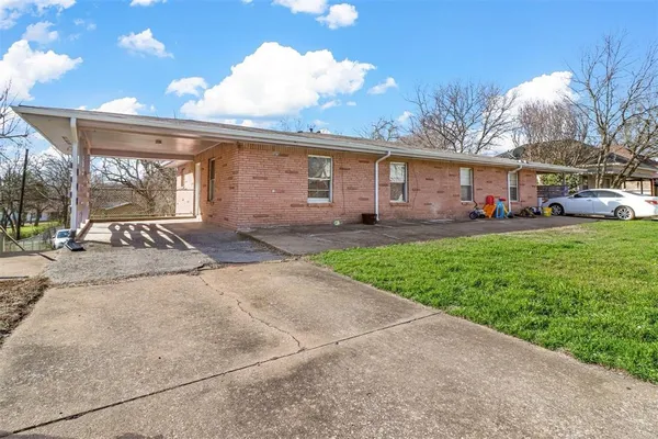 $925 | 120 East Monterey Street, Unit 120, Denison, TX 75021