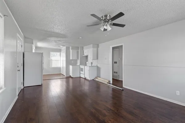 $925 | 120 East Monterey Street, Unit 120, Denison, TX 75021