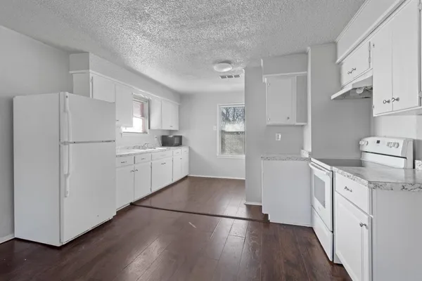 $995 | 120 East Monterey Street, Unit 120, Denison, TX 75021