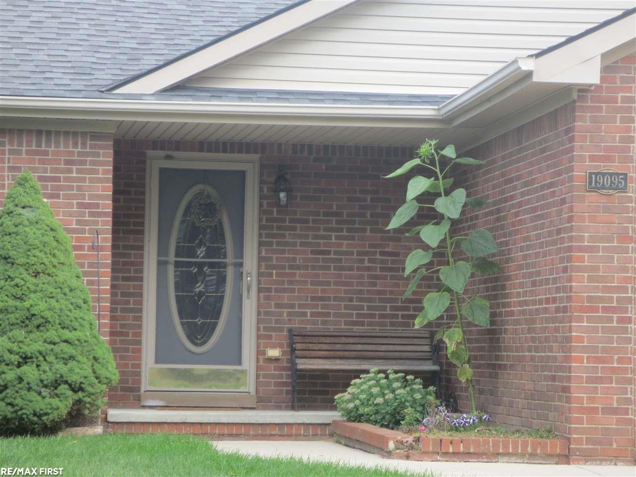 19095 Faulman Road Clinton Township, MI 48035 - Photo 2 of 25 31318634-1.JPG