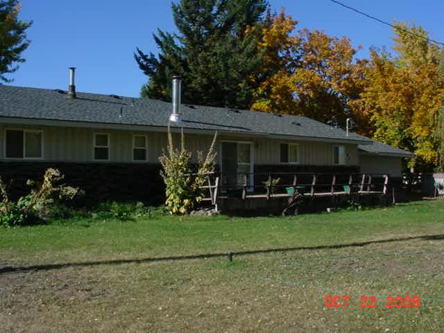3307 Wiley Road Yakima, WA 98903 - Photo 3 of 13 a front view of a house with garden