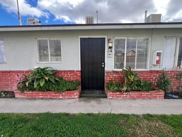 $850 | 4690 East Huntington Avenue, Unit 4694, Fresno, CA 93702