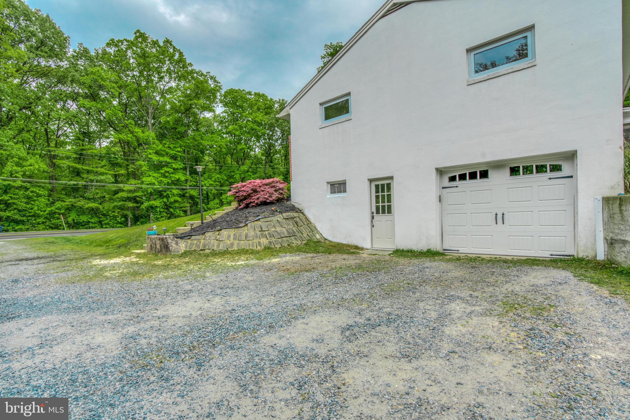 543 Trimble Road Joppa, MD 21085 - Photo 5 of 61 Side load one car garage