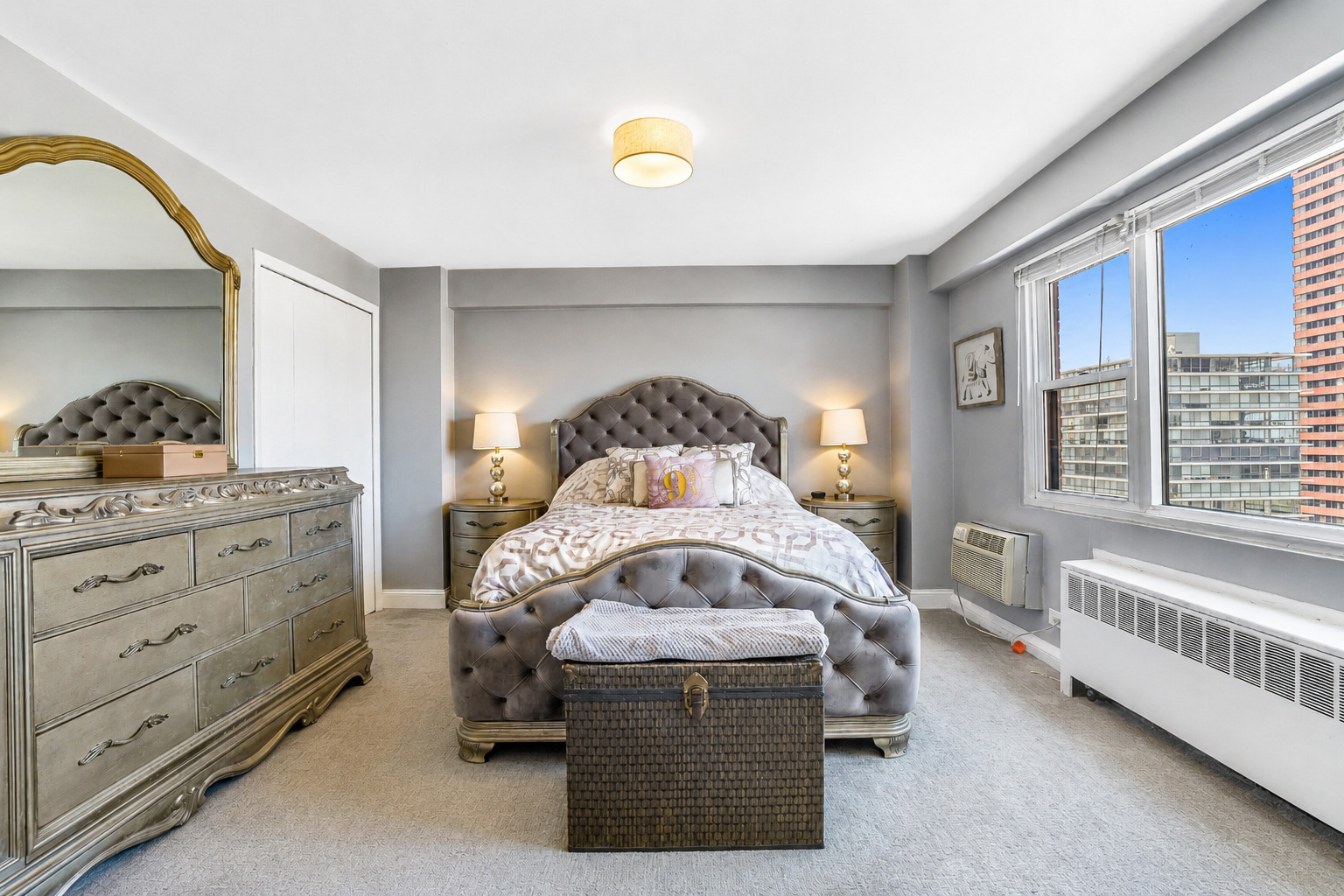2909 North Sheridan Road, Unit 1702 Chicago, IL 60657 - Photo 9 of 16 Gallery Image 9