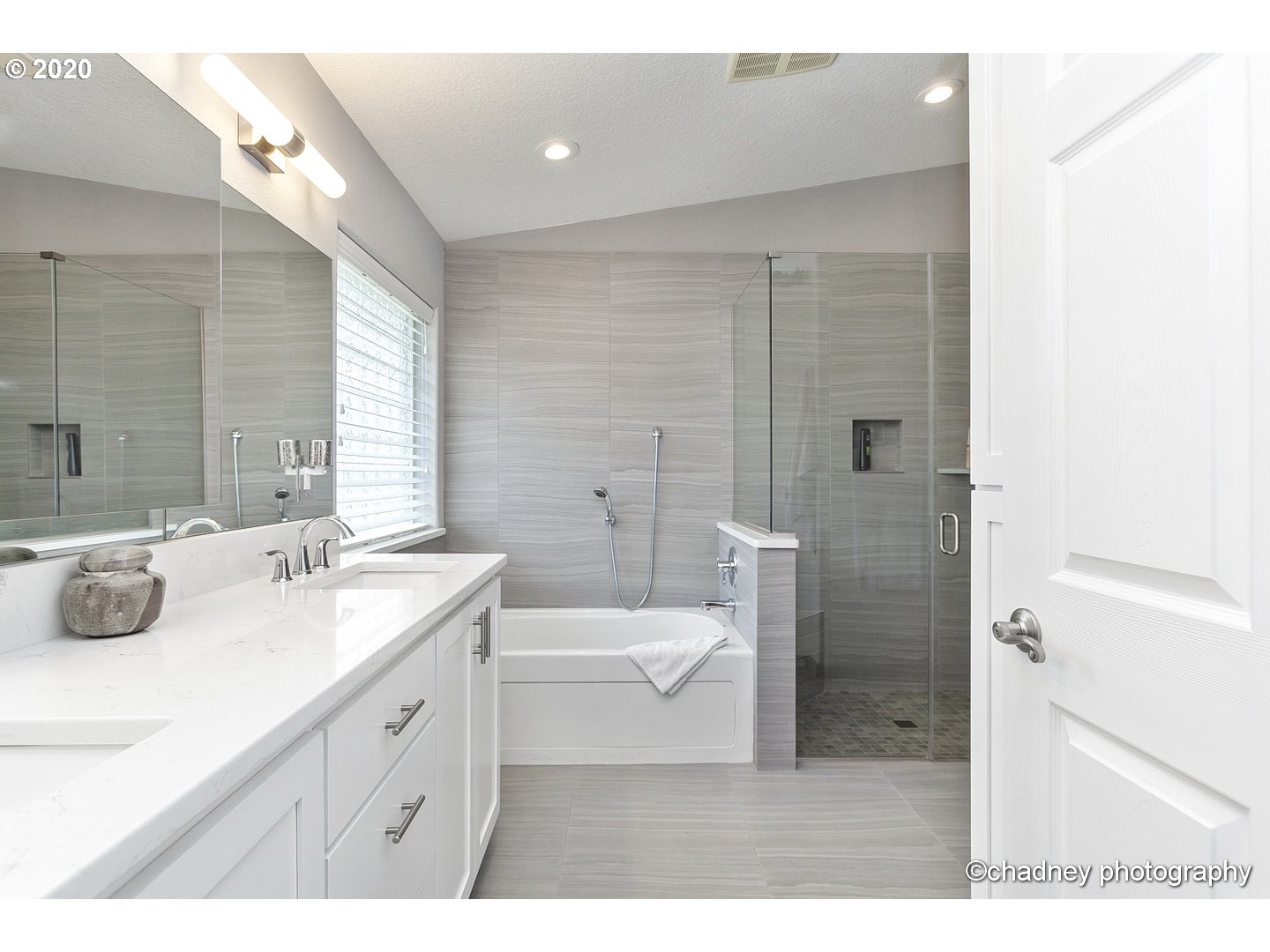16911 Southeast Sager Road Happy Valley, OR 97086 - Photo 15 of 28 Attached Bathroom
