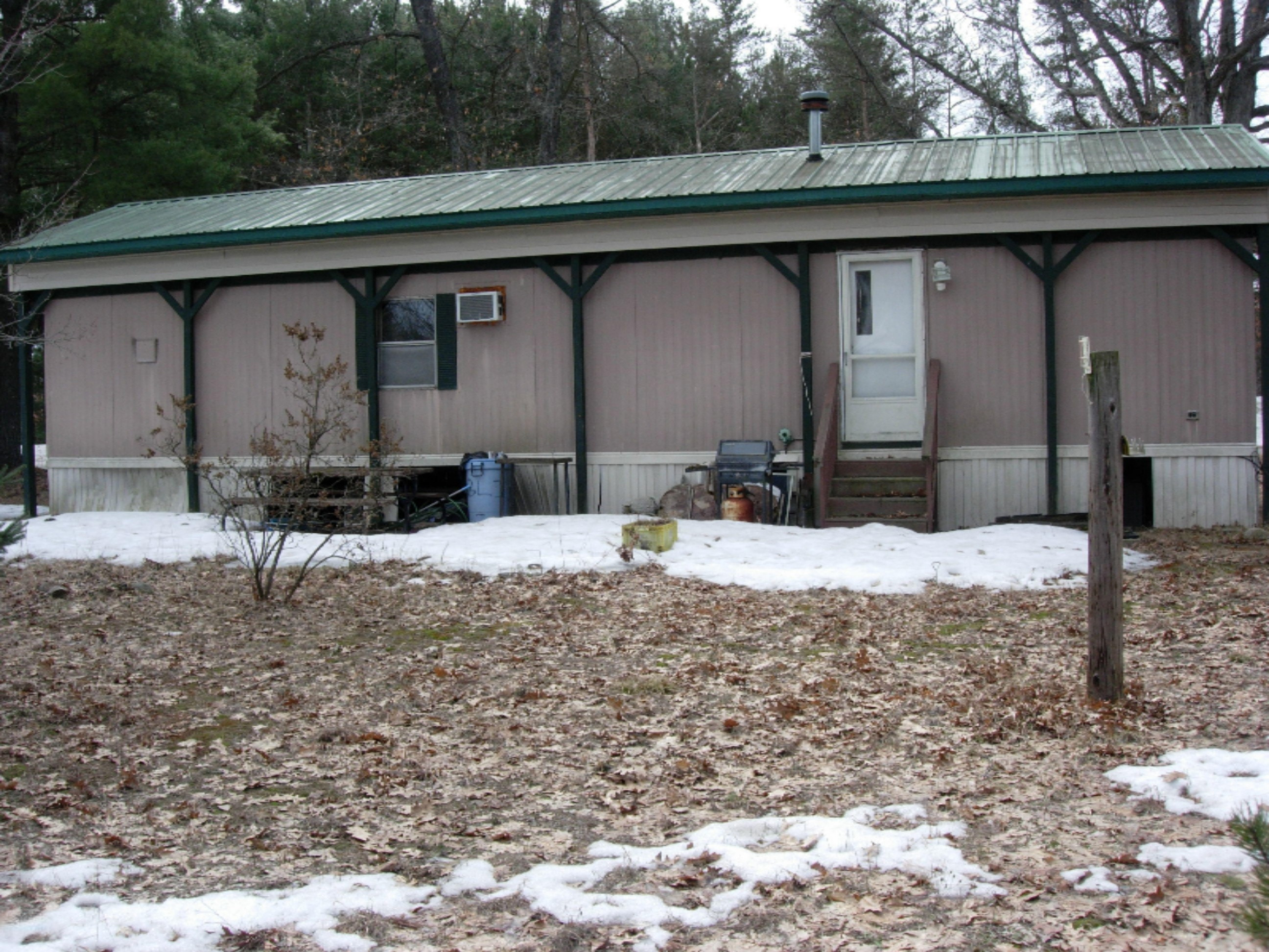 13850 Graf Road Brethren, MI 49619 - Photo 2 of 10 DSCN2050