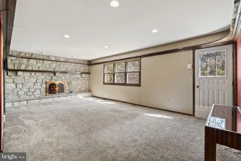 $699,900 | 1 Wayne Circle, Lower Gwynedd, PA 19002