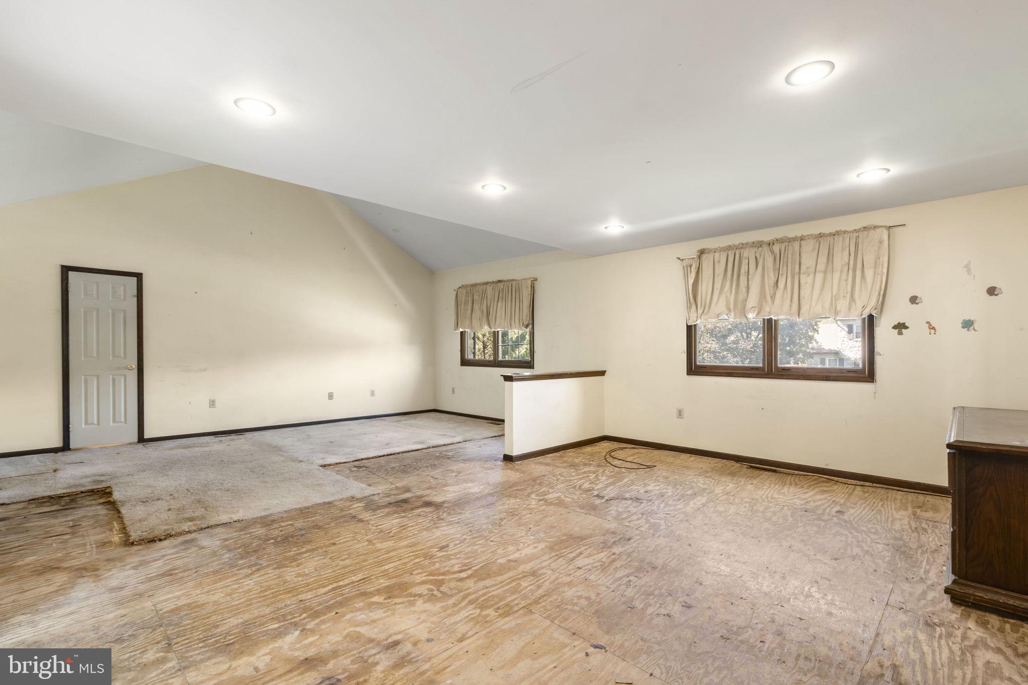 1 Wayne Circle Lower Gwynedd, PA 19002 - Photo 26 of 44 Abundance of Space in Primary Suite