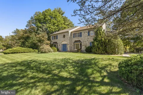 $699,900 | 1 Wayne Circle, Lower Gwynedd, PA 19002