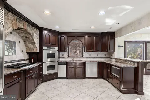 $699,900 | 1 Wayne Circle, Lower Gwynedd, PA 19002