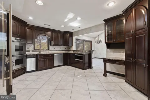 $699,900 | 1 Wayne Circle, Lower Gwynedd, PA 19002