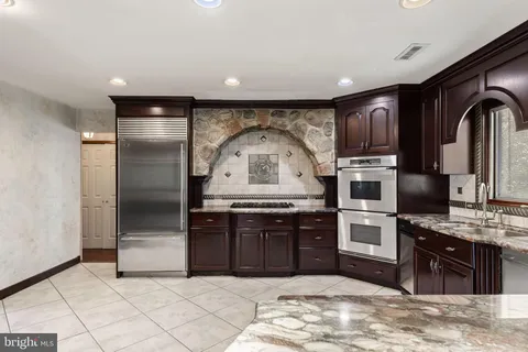 $699,900 | 1 Wayne Circle, Lower Gwynedd, PA 19002