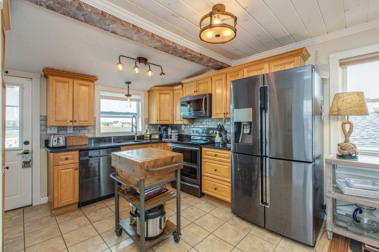 80 Island Path Hampton, NH 03842 - Photo 4 of 40