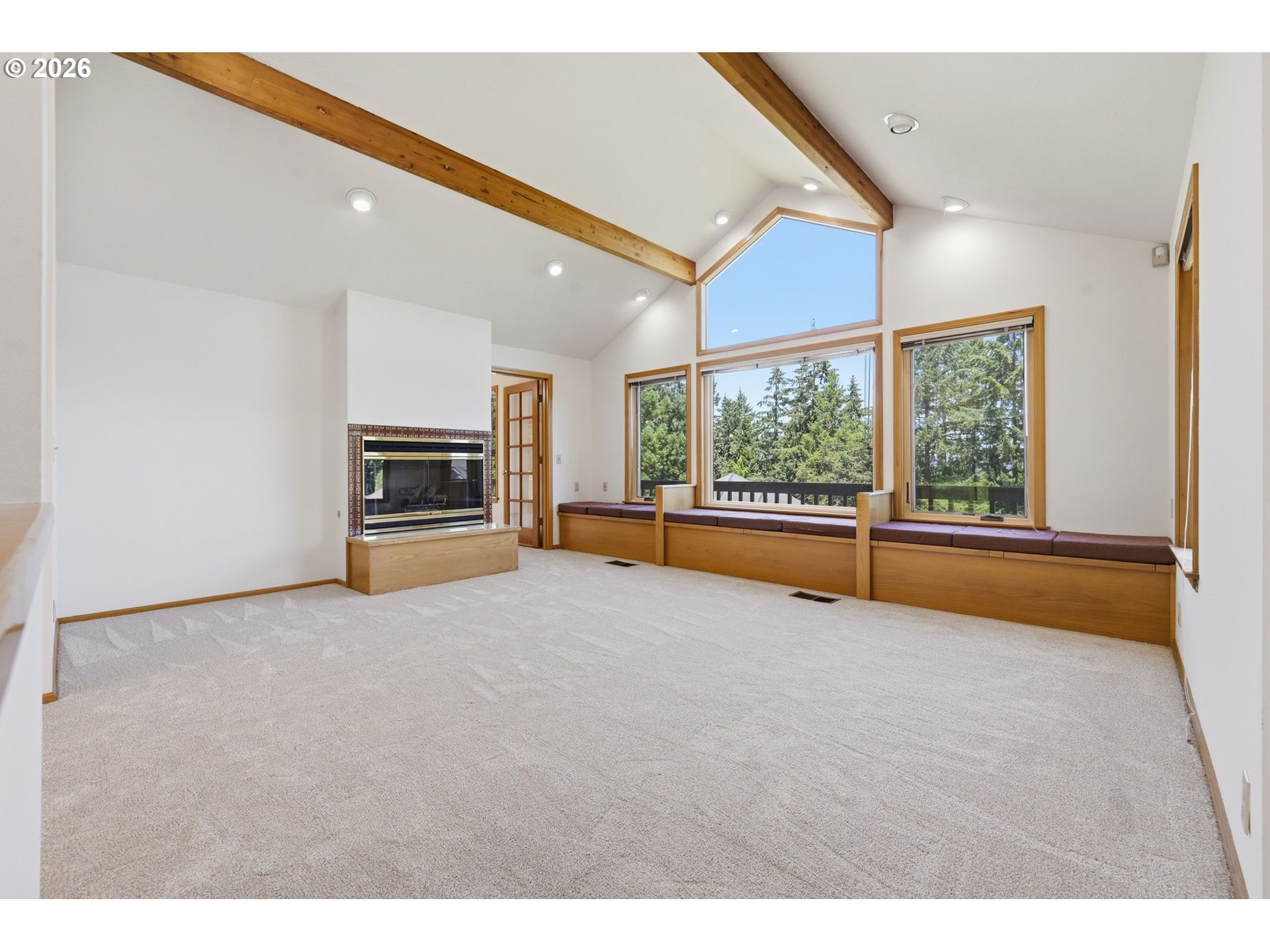 3066 Solomon Loop Eugene, OR 97405 - Photo 6 of 48 Living Room