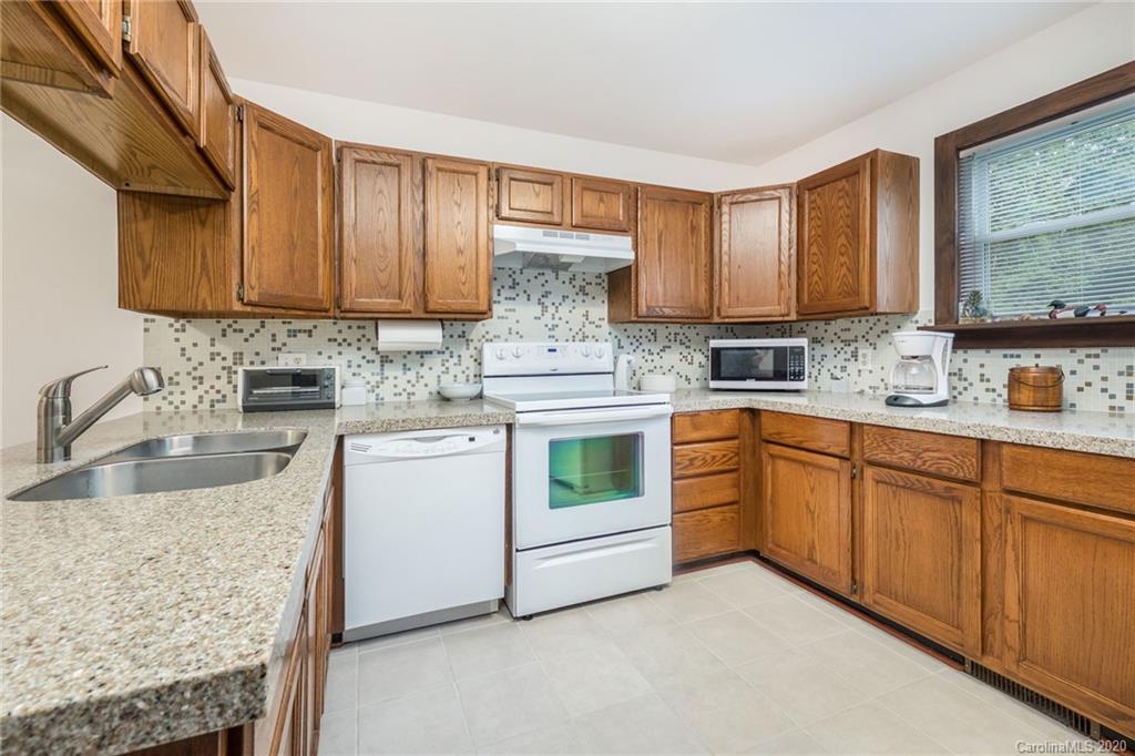 9728 Pierce Road Indian Trail, NC 28079 - Photo 10 of 31 Gallery Image 10