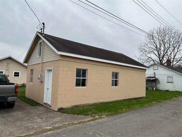 724 West 22nd Street Connersville, IN 47331 - Photo 20 of 27 Rear View Storage/Studio/Workshop